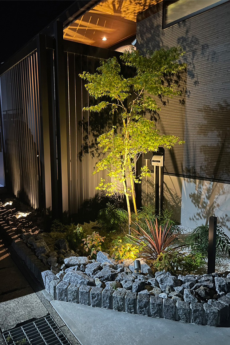 庭のある家の画像